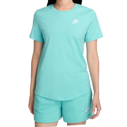 Camiseta Nike Sportswear Club Feminino